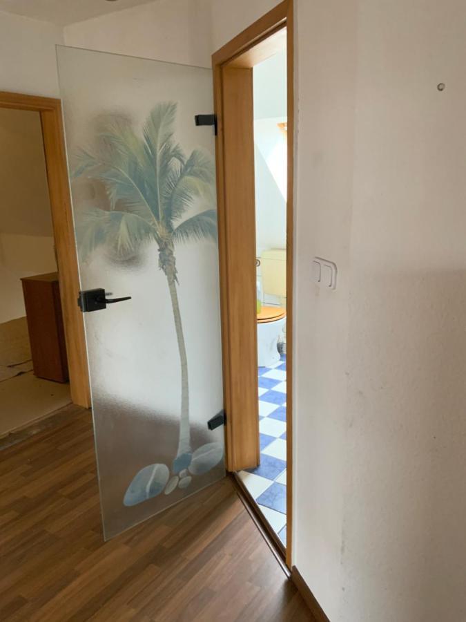 Homestay Ferien/ Monteurzimmer Mit Gemeinsam Wozi, Kue, Bad, Wlan *
