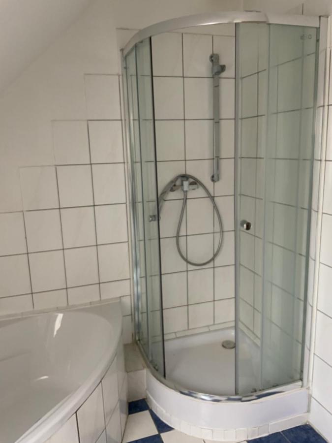 Ferien/ Monteurzimmer Mit Gemeinsam Wozi, Kue, Bad, Wlan *