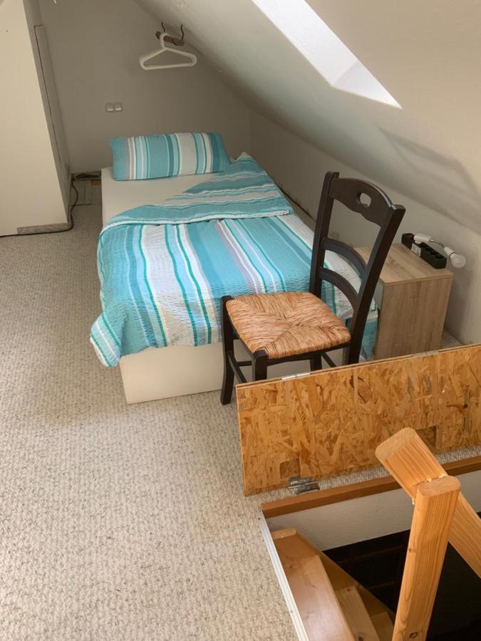 Ferien/ Monteurzimmer Mit Gemeinsam Wozi, Kue, Bad, Wlan Homestay *